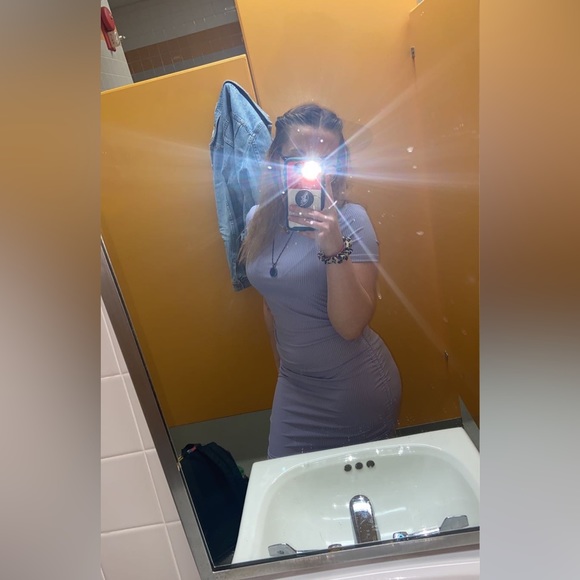 Meet your Posher, Juliana - Picture 3 of 4